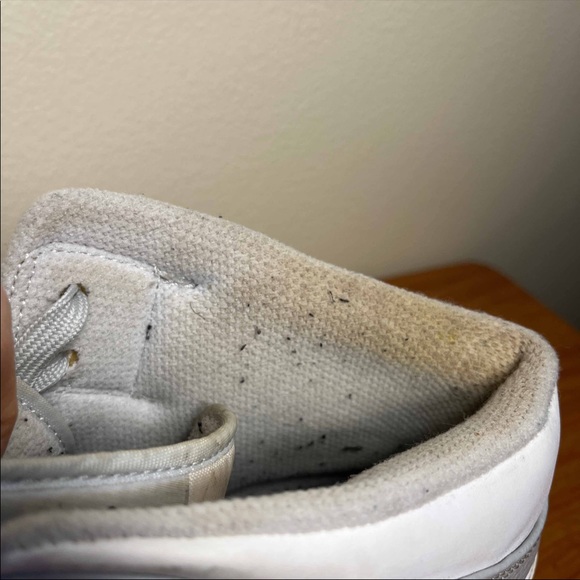 Jordan 1 Mid - Picture 8 of 9